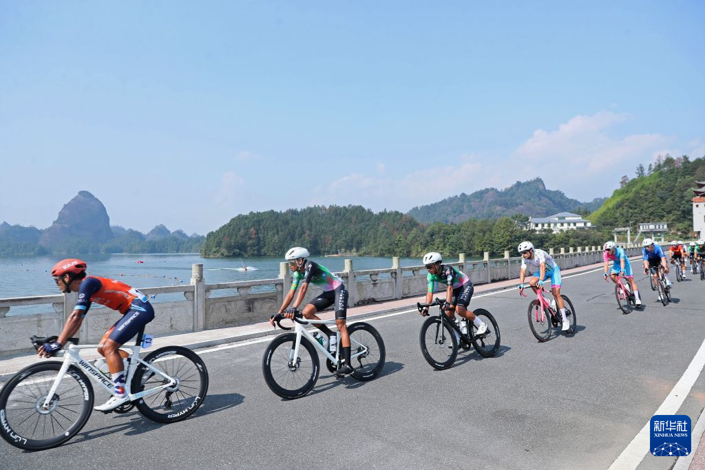 公海gh555000aa线路检测加入了大量美术资源、玩法系统、世界观各方面新颖元素图片展示