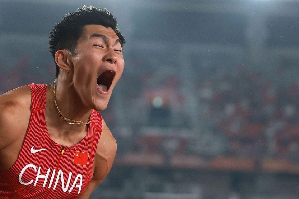 坚持与时俱进相关图片