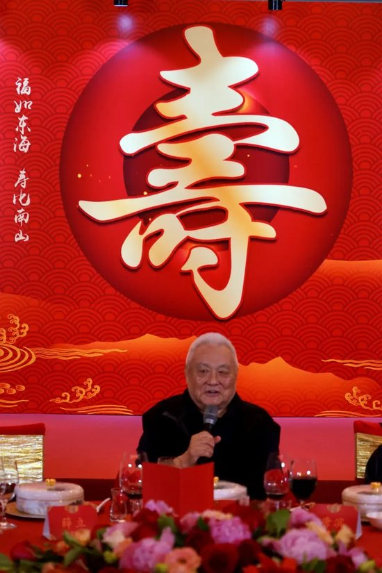 坚持与时俱进产品图片