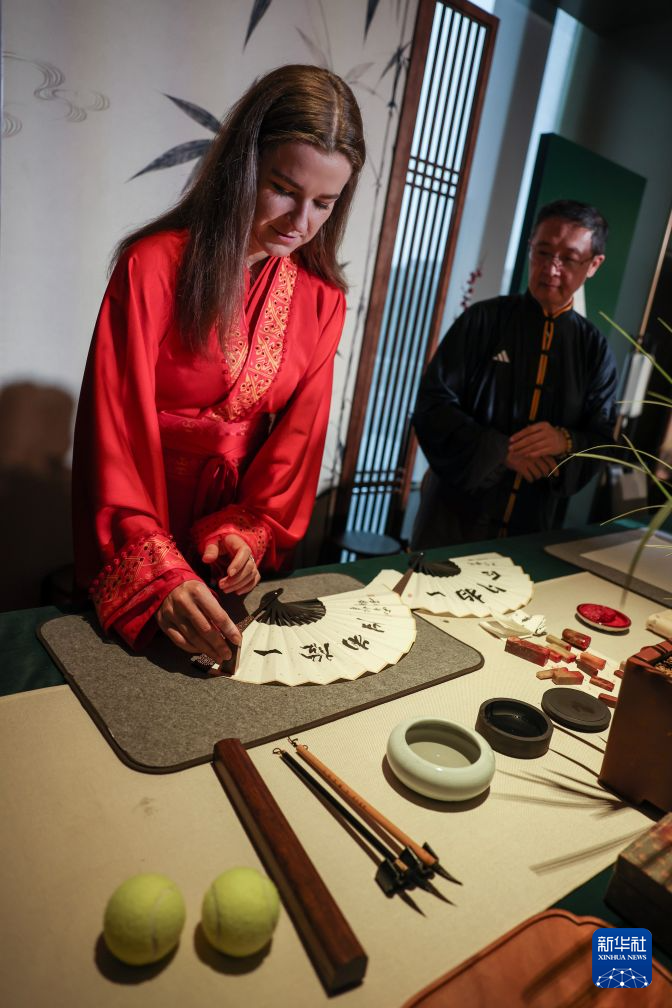 坚持与时俱进图片展示